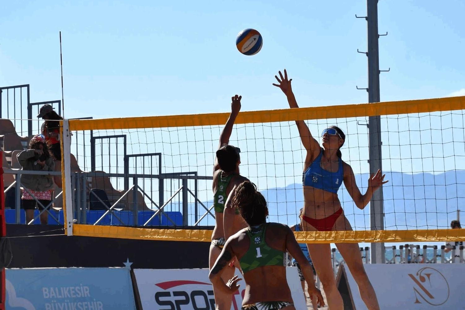 Ören'de Heyecan Verici Plaj Voleybol Turnuvası Sonuçlandı
