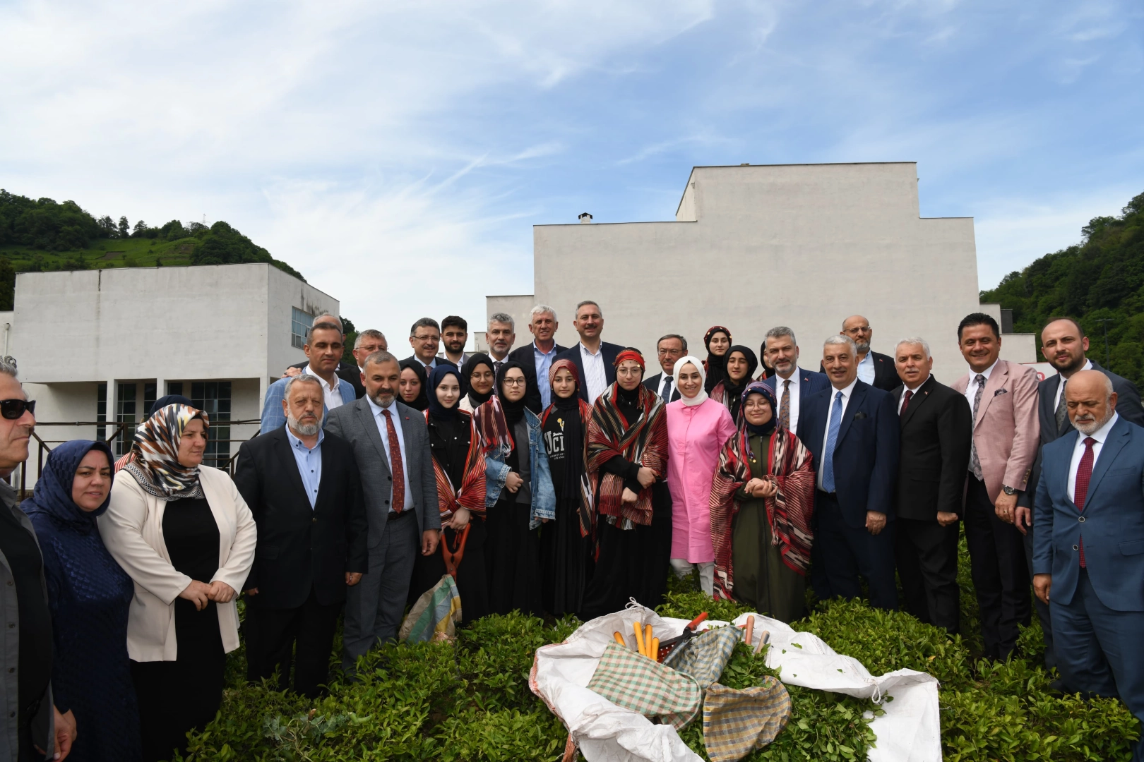 Ortahisar'da Yeni Çay Fabrikası Kurulacak
