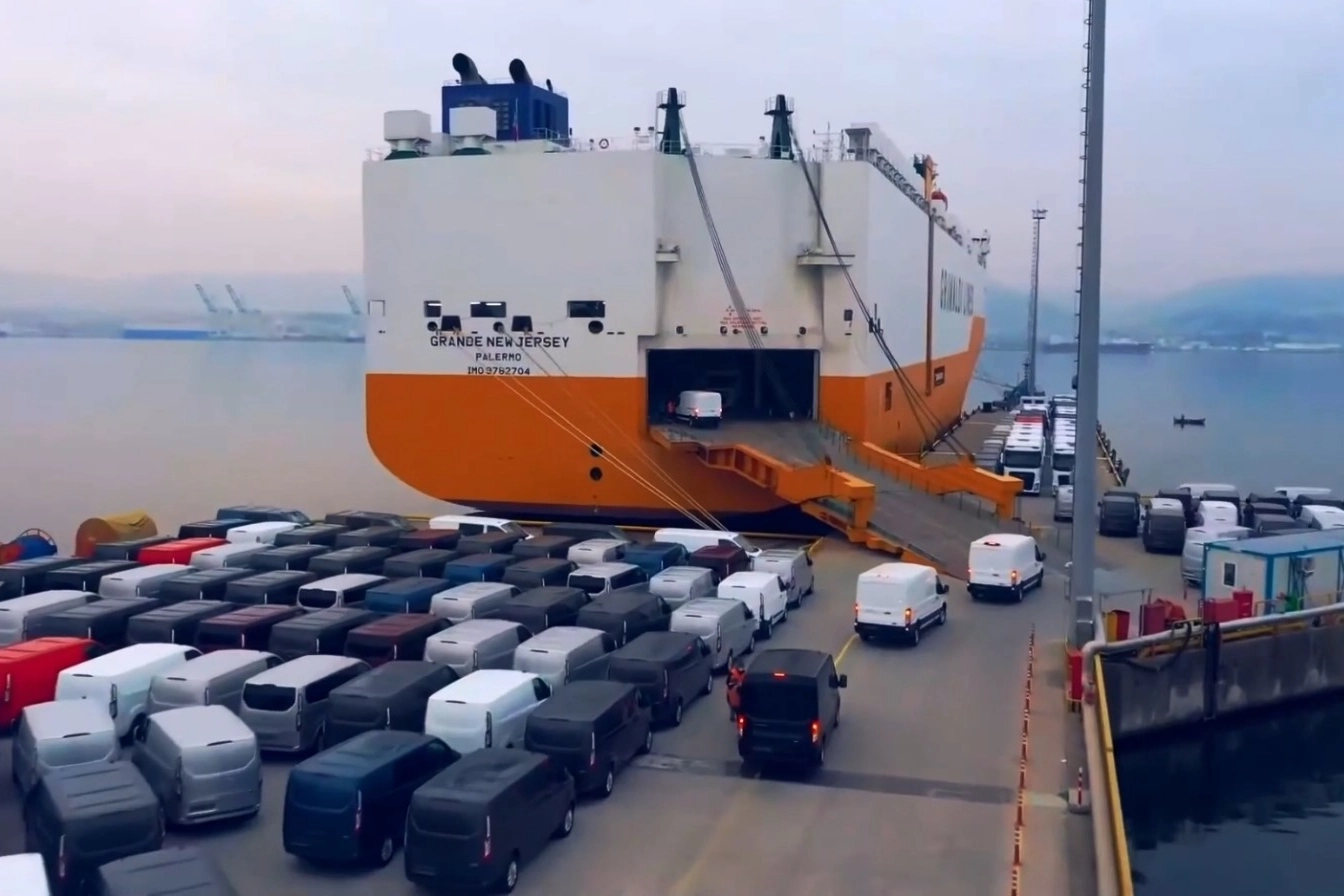 Türkiye'nin Otomotiv İhracatı Mayıs'ta Rekor Kırdı
