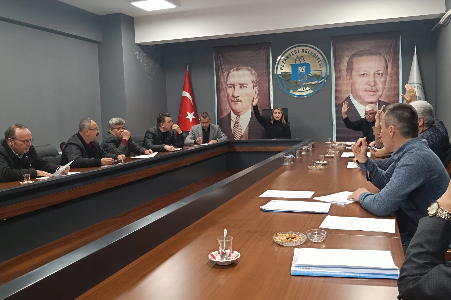 Pazaryeri'nde İttifak Çatlakları Derinleşiyor
