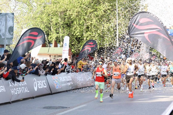 Runtalya Maratonu: 10 Bin Koşucu, Büyük Coşku
