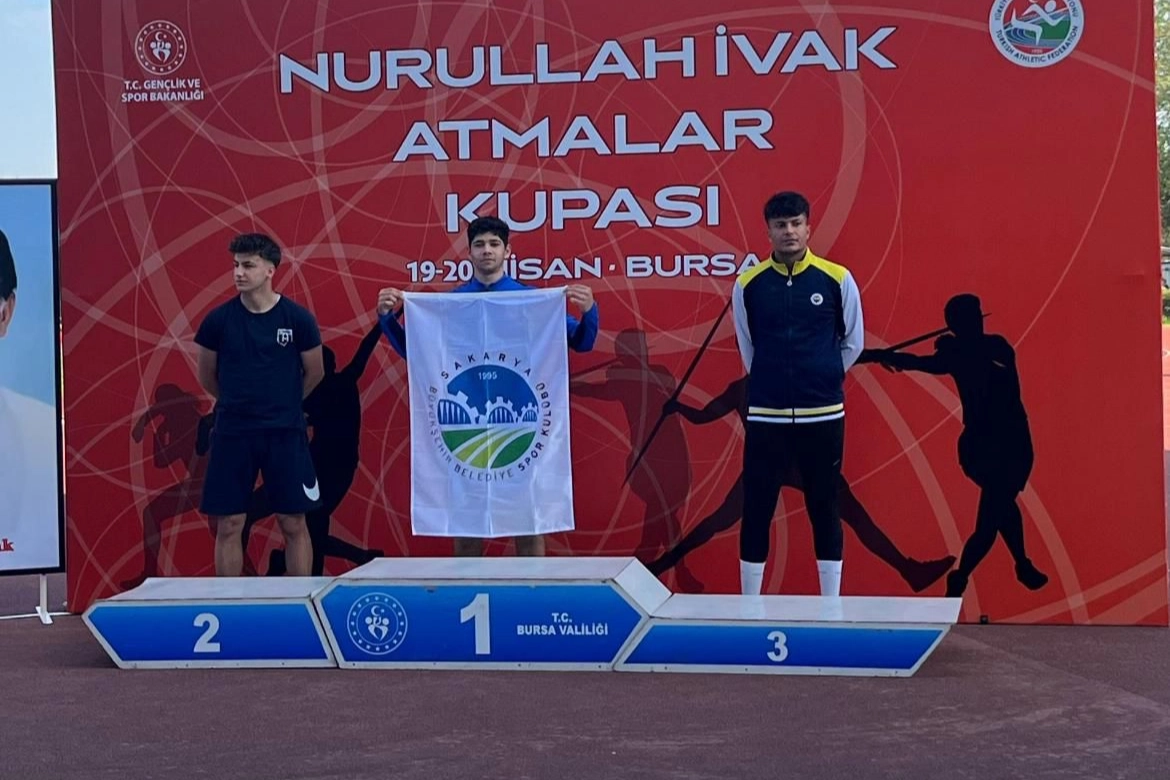 Sakaryalı Atletler Bursa'da Türkiye Şampiyonu
