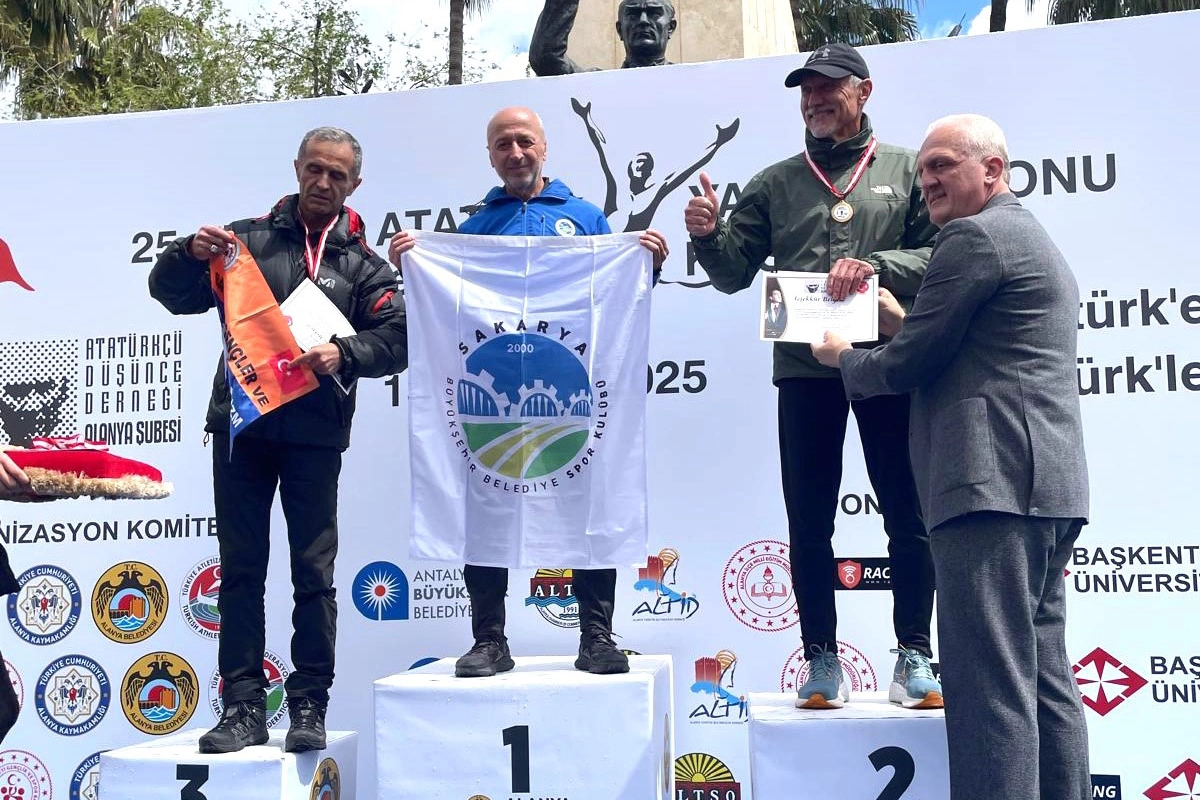 Sakaryalı atlet Alanya'da yarım maraton şampiyonu

