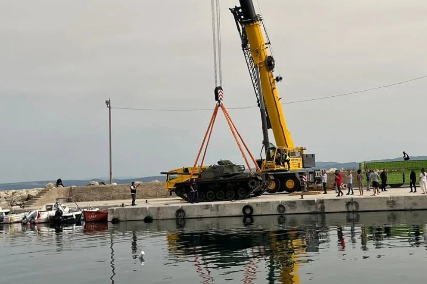 Saros'ta Hurda Tank Yapay Resife Dönüşüyor
