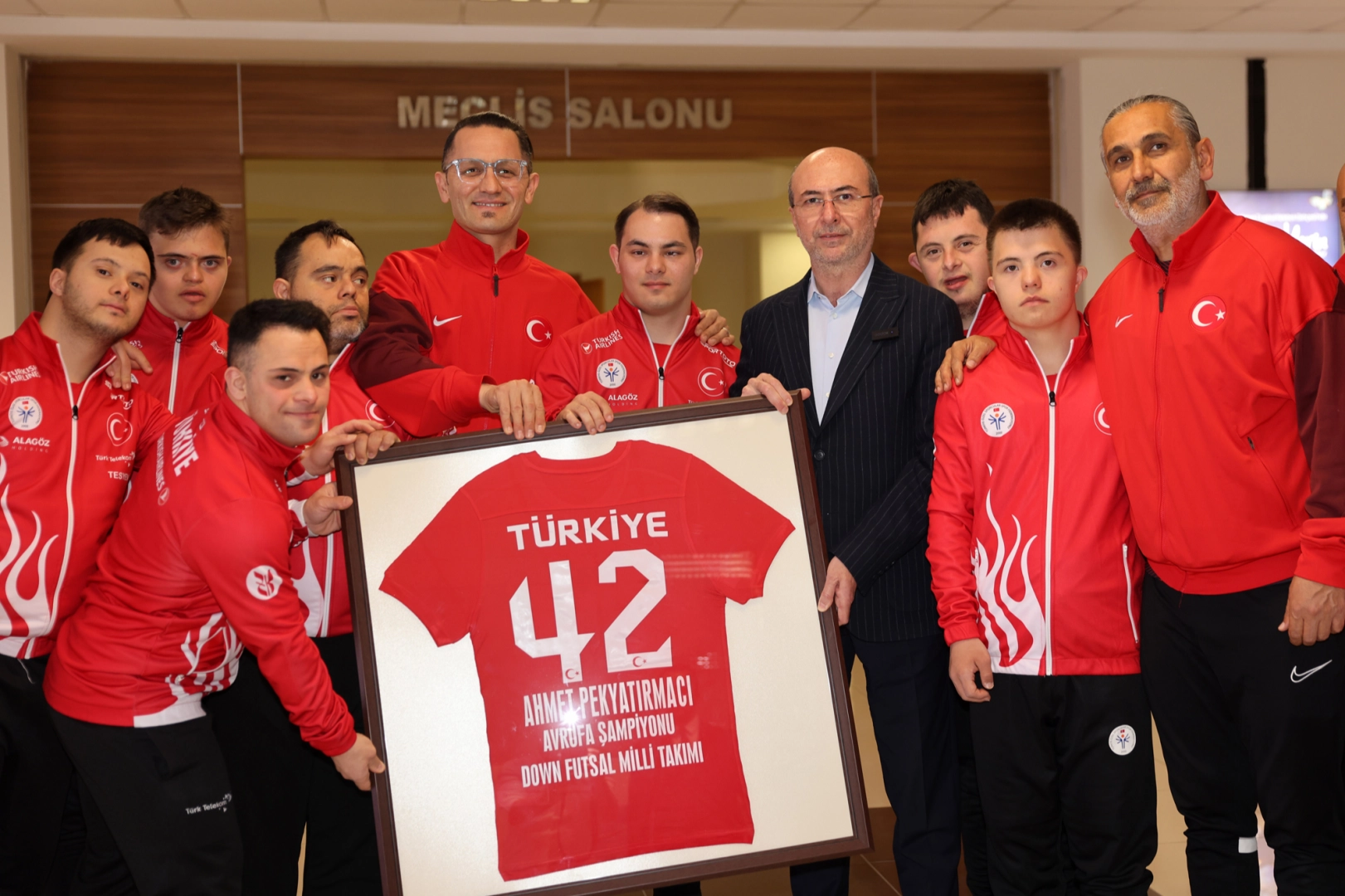 Selçuklu Belediyesi, Futsal Milli Takımını Destekliyor
