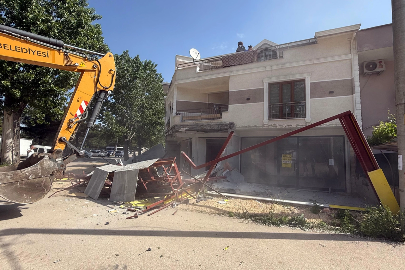 Osmangazi'de Kaçak Yapı Yıkıldı
