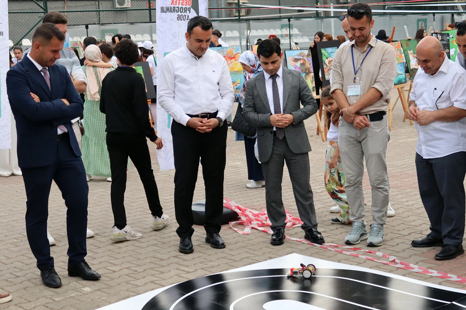 Finike'de TÜBİTAK Bilim Fuarı Açıldı
