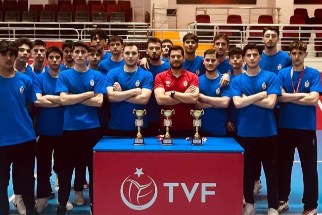İnegöl Belediyespor Voleybolda Türkiye'ye Meydan Okuyor
