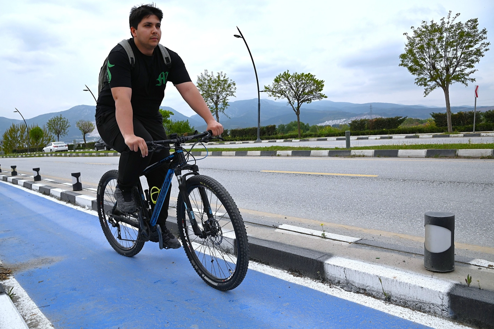 Manisa'da Öğrenciler İçin Yenilenen Bisiklet Yolu
