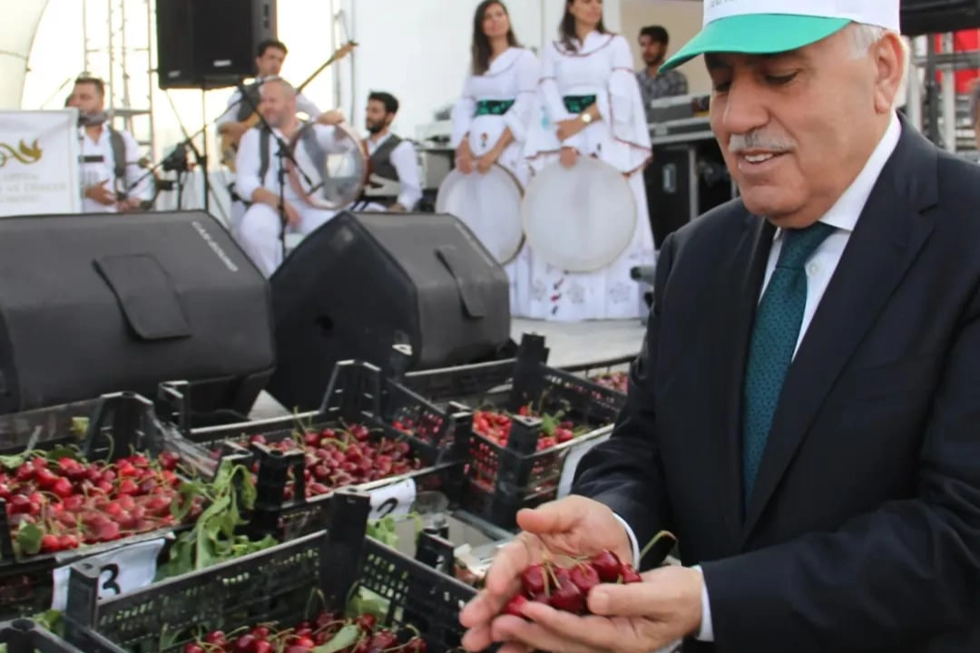 Mardin Kiraz Festivali ile Kültürünü Dünyaya Tanıtıyor
