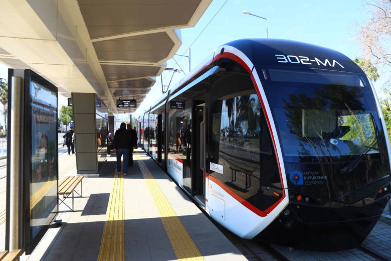 Antalya'da YKS Adaylarına Ücretsiz Ulaşım
