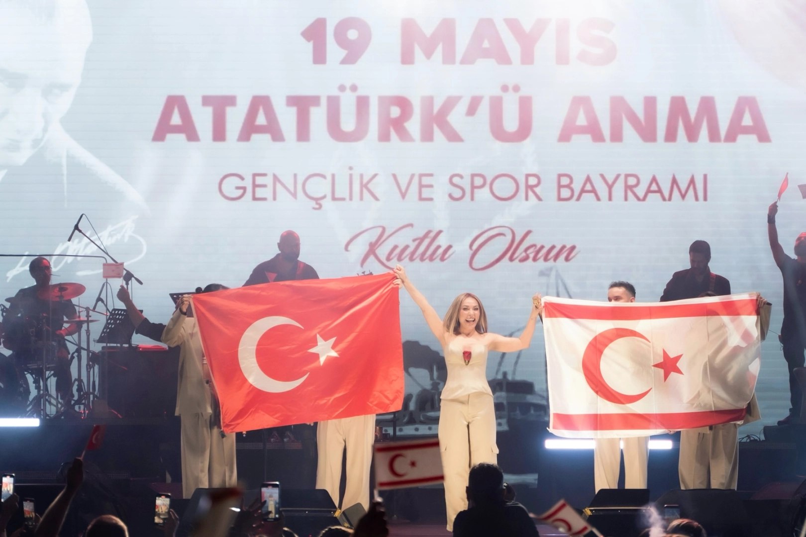 Ziynet Sali'den 19 Mayıs'ta Coşkulu Konser
